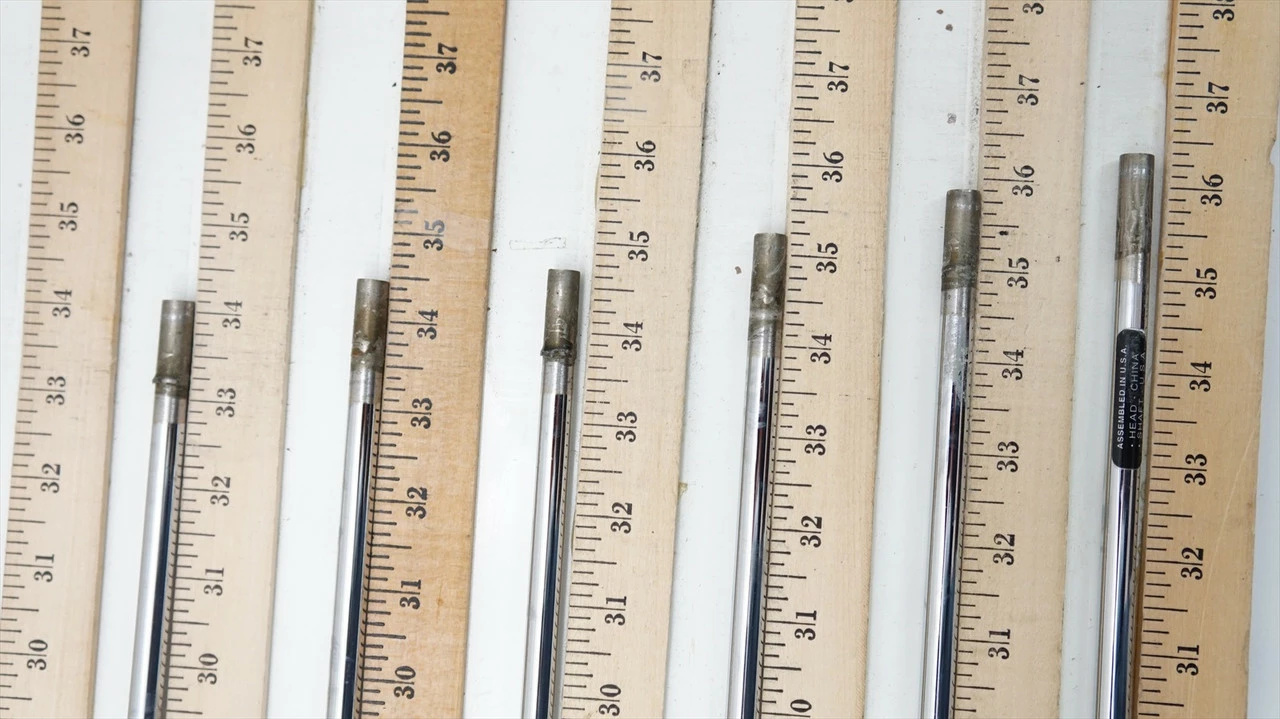 True Temper Dynamic Gold Amt Black R300 34"-36.25" 6p Iron Shaft Set .355 883605 - Image 3