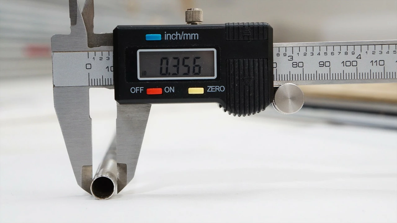 True Temper Dynamic Gold Amt Red R300 34"-36.25" 6pc Iron Shaft Set .355 900684 - Image 5